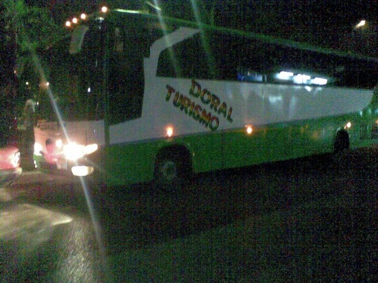 Mercedes-Benz Atego 815 - Carrocerias de Pilar - Doral Turismo
BFC46-
http://galeria.bus-america.com/displayimage.php?pos=-13735
http://galeria.bus-america.com/displayimage.php?pos=-19162
Palabras clave: MB