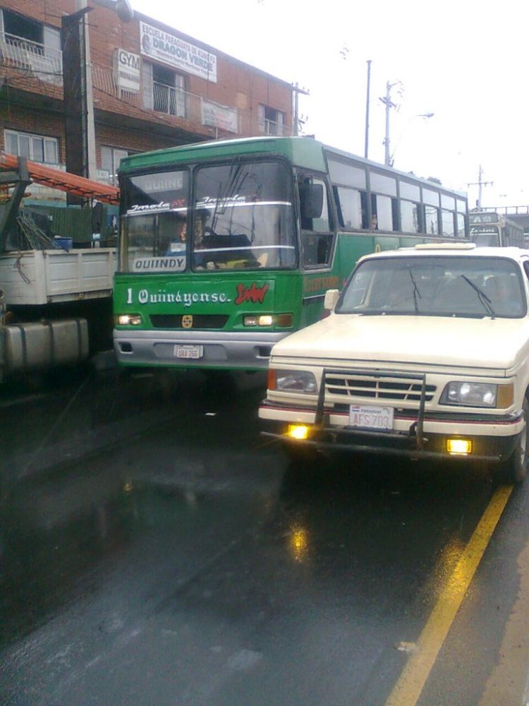Mercedes-Benz - Caio Aritana (en Paraguay) - Quiindiense S.A.
UAA265
Fotografia: Dear
Palabras clave: MB