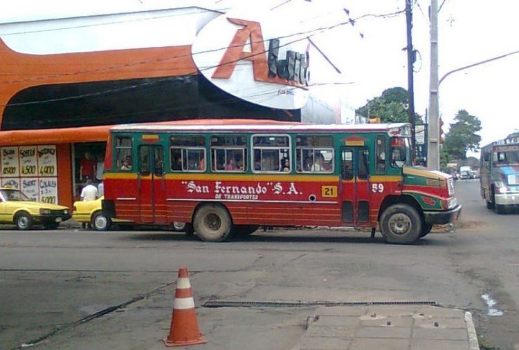 Mercedes-Benz L 1214 - Cebra II - Linea 21 , San Fernando S.A.
AXN343
http://galeria.bus-america.com/displayimage.php?pos=-26828

Fotografia: Dear
Palabras clave: MB