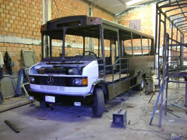 dear / Santani
BEU127
Esta unidad esta proxima a terminarse, sera destinado a la Empresa Lago Azul de Ypacarai, montado sobre un camion MB914
Palabras clave: MB