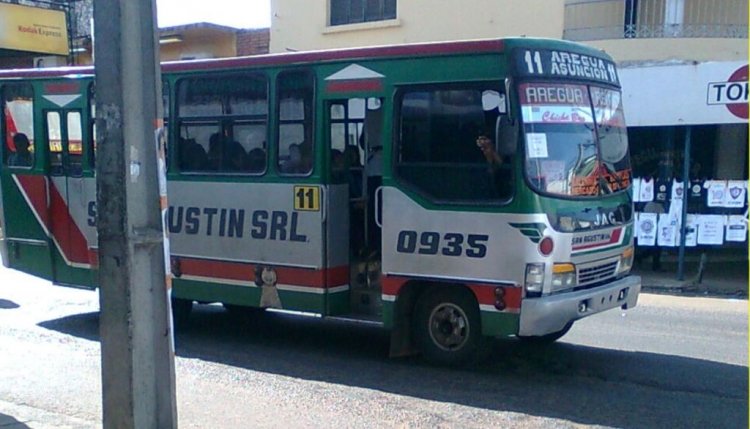 Jac - San Francisco - Linea 11 , San Agustin S.R.L.
Carroceria montada sobre chassis de camion JAC
Palabras clave: JAC (2009)