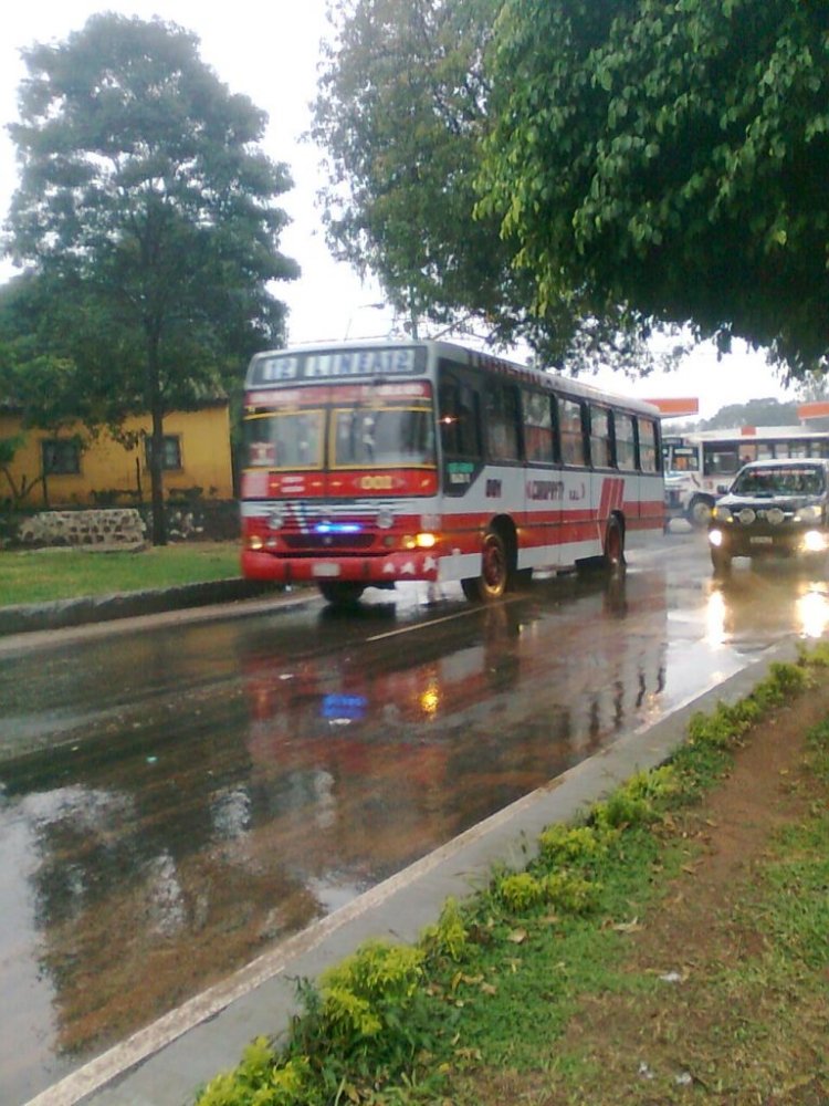 Mercedes-Benz OF 1318 - Marcopolo Torino GV (en Paraguay) - Linea 12 , Curupayty S.R.L.
Fotografia: Dear
Palabras clave: MB