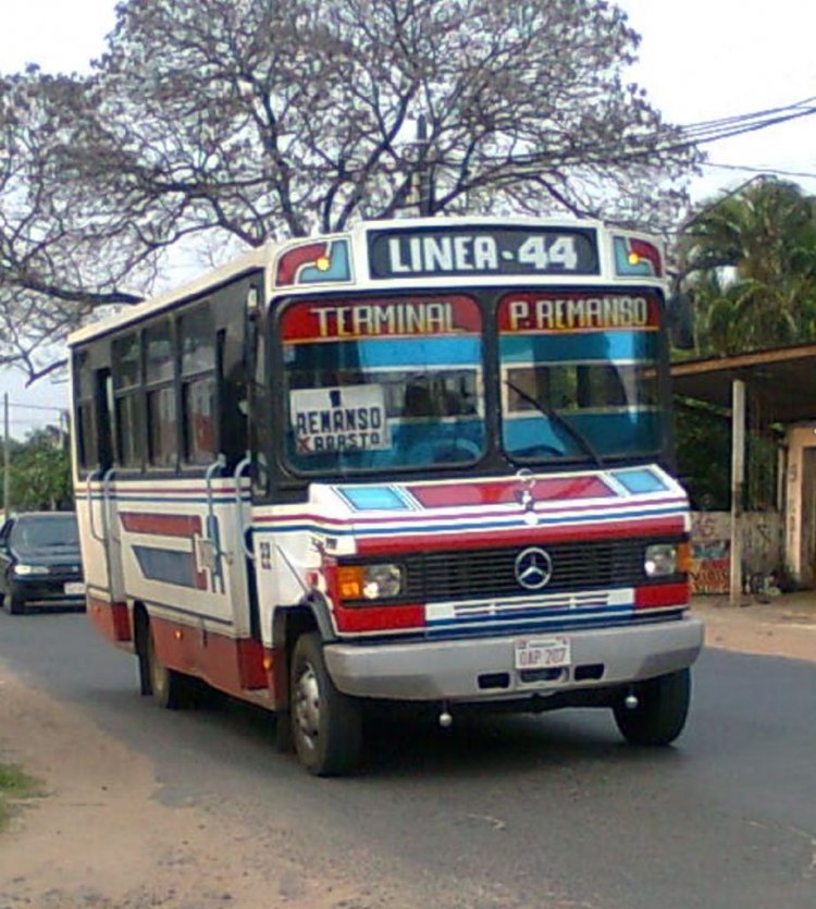 Mercedes-Benz L 711 - Cano - Linea 44 , CMRA
CAP207
Este es la nueva empresa que reemplaza a Loma Pyta Linea 44
Palabras clave: MB
