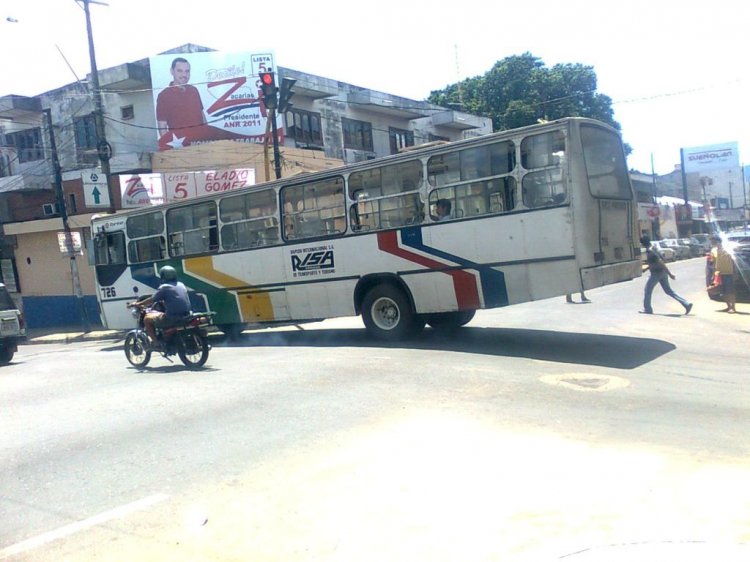 Mercedes-Benz OF 1318 - Marcopolo Torino LN (en Paraguay) - RISA , Linea 156
Fotografia: Dear
Palabras clave: MB