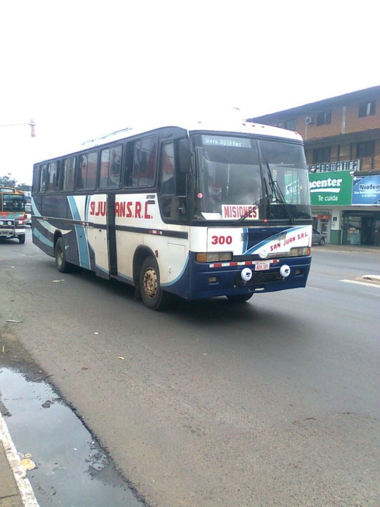 Mercedes-Benz OF 1620 - Marcopolo Viaggio GV 1000 (en Paraguay) - San Juan S.R.L.
ADA501
Fotografia: Dear
Palabras clave: MB