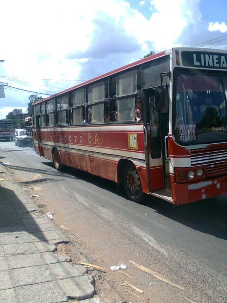 Mercedes-Benz OF 1318 - Marcopolo Torino G4 (en Paraguay) - Linea 18-2 Ytororo S.A.
Fotografia: Dear
Palabras clave: MB