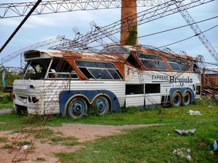 Sultana Super Panoramico TM-44-18-SP (en Paraguay) - Expreso Brujula
http://galeria.bus-america.com/displayimage.php?pos=-27295
http://galeria.bus-america.com/displayimage.php?pos=-27296
http://galeria.bus-america.com/displayimage.php?pos=-27297
http://galeria.bus-america.com/displayimage.php?pos=-27310

Fotografia: David Cardozo / Luque-Paraguay 2011
Cedida a: Denis Arevalos / 2013

Fotografia Exclusiva y unica de este magestuosa maquina
Palabras clave: Sultana