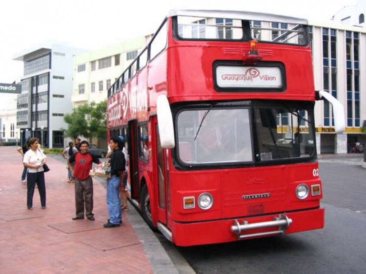 Leyland Atlantean - Walter Alexander (en Ecuador) - Guayaquil Vision Turismo
¿GNE814?
Fotografía extraida de Panoramio.com
