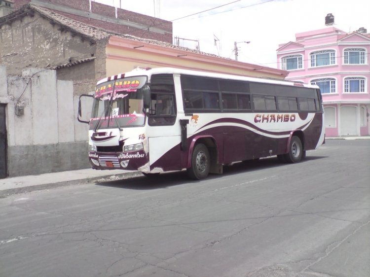 Mercedes-Benz OF 1318 - Hyundai Aero (en Ecuador) - Chambo
