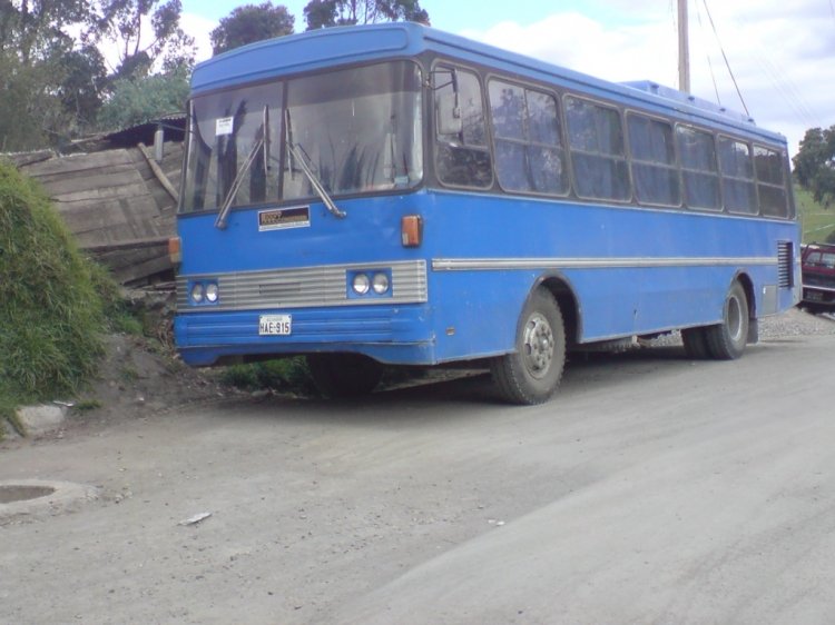 Isuzu - Botar
HAE915
Un isuzu con motor atras
