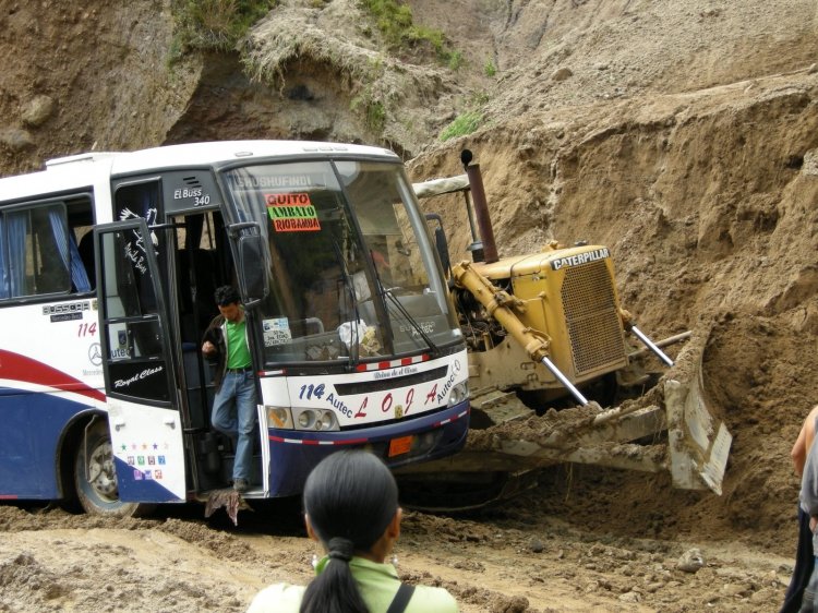 Busscar El Bus 340 ( en Ecuador ) - Trasportes Loja Internacional
