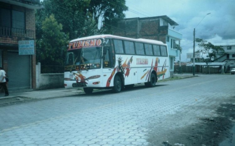 Neothomas-Isuzu FTR
