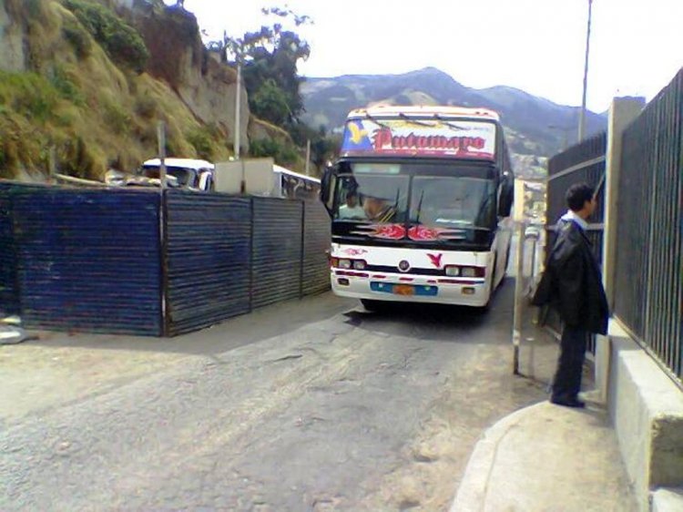 Marcopolo Paradiso GV 1150 ( en Ecuador ) - Transportes Putumayo
http://galeria.bus-america.com/displayimage.php?pos=-11676
