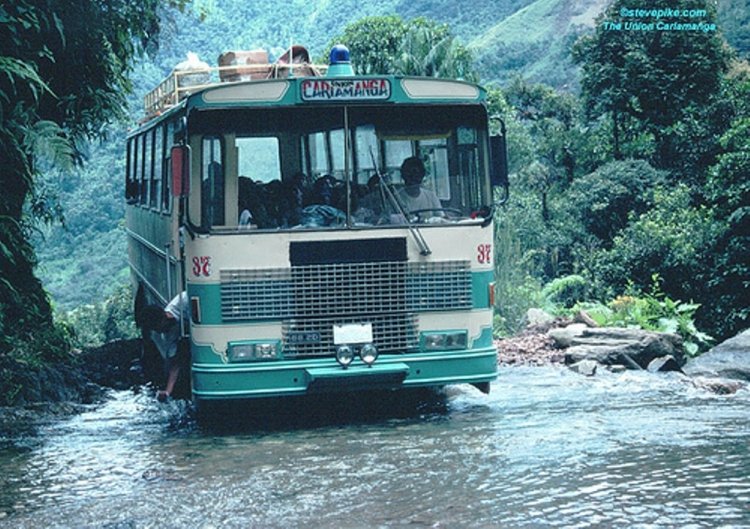 Bulebird Botar/Union Cariamanga/Stevepike.com
Esta fotografia la consegui navegando por el Internet de la Pagina Stevepike.com este es otro de los modelos de finales de los 70s de Onmibus BB S.A.
