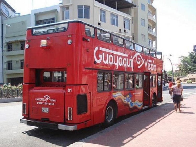 Leyland Atlantean - Walter Alexander (en Ecuador) - Guayaquil Vision Turismo
¿GNE814?
Fotografía extraida de Panoramio.com
