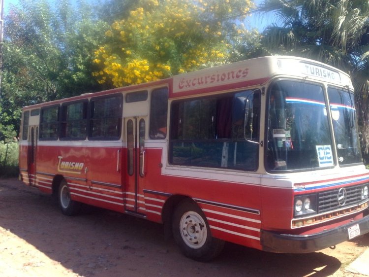 Mercedes-Benz LPO 1113 - Caio Gabriela (en Paraguay) - Al servicio de CIE
Fotografia: Victor Araujo
Palabras clave: MB