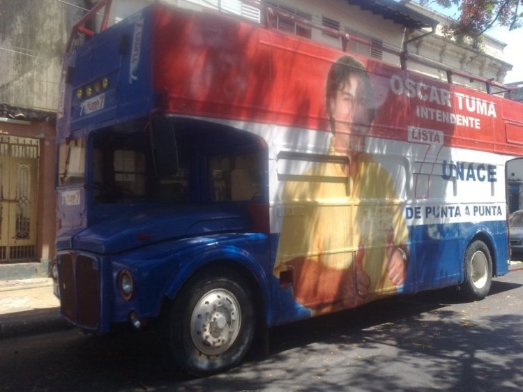 AEC Routemaster - Park Royal (en Paraguay) - Bus publicitario
Fotografia: Victor Araujo
Palabras clave: Ingles
