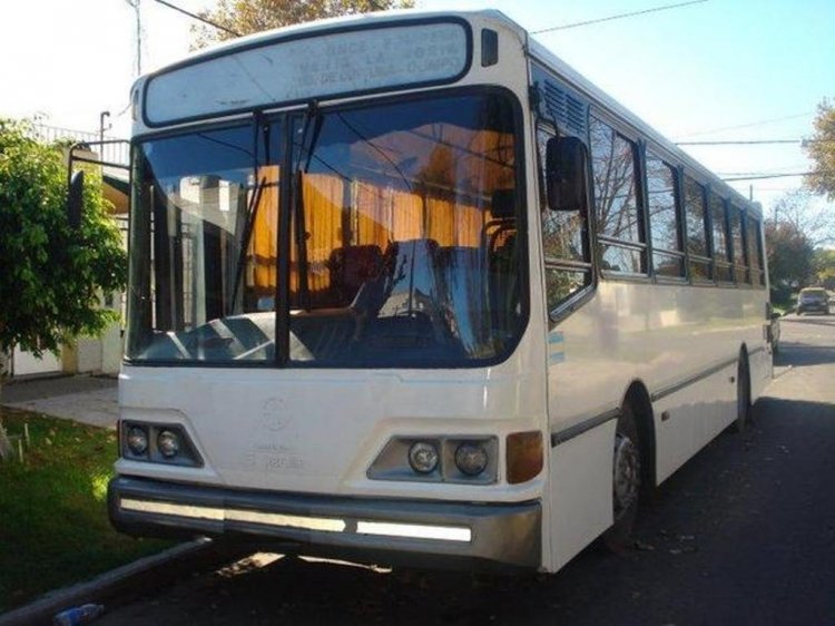 El Detalle OA 101 (en Paraguay) - Para la venta
http://clasipar.paraguay.com/omnibus_merdeces_benz_caja_automativa_imrrompible__1473134.html
Palabras clave: MB