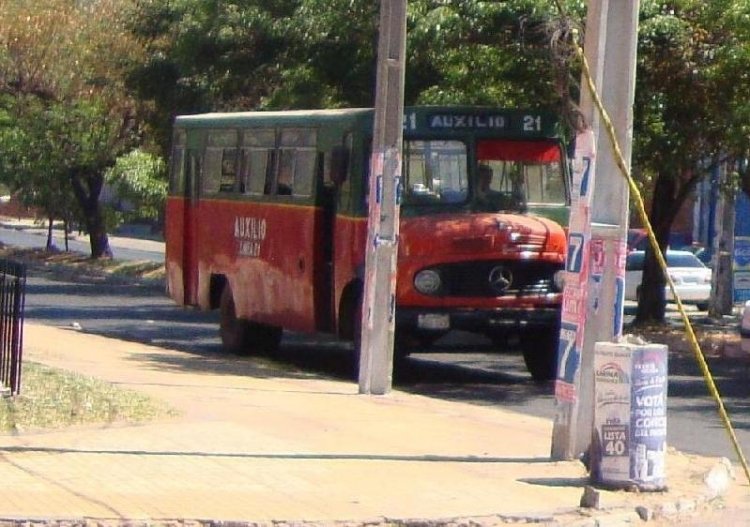 Linea 21
No es una buena toma, pero peor es nada. El bus de la linea 21 del que hablaron
