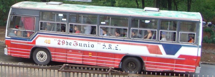 Mercedes-Benz OF 1315 - Caio Vitoria (en Paraguay) - Emp. 29 de Junio S.R.L. , Linea 40
Estos Caio Vitoria cortos tiene una denominacion especial?
Palabras clave: MB