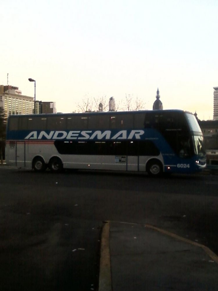 ANDESMAR 6024 - Volvo B 12 R - BUSSCAR PANORÁMICO DD (en Argentina) 
UN CLÁSICO MENDOCINO EN TEBA
Palabras clave: ANDESMAR  6024  BUSSCAR  PANORAMICO  DD  VOLVO  B12R