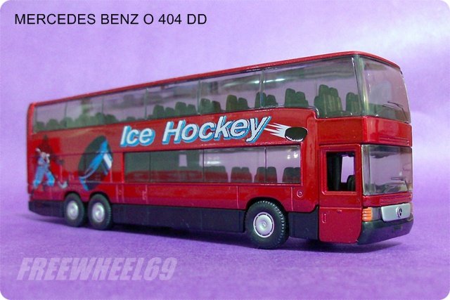 Mercedes Benz O 404 DD [reproducción en miniatura]
Juguete hecho por Welly
