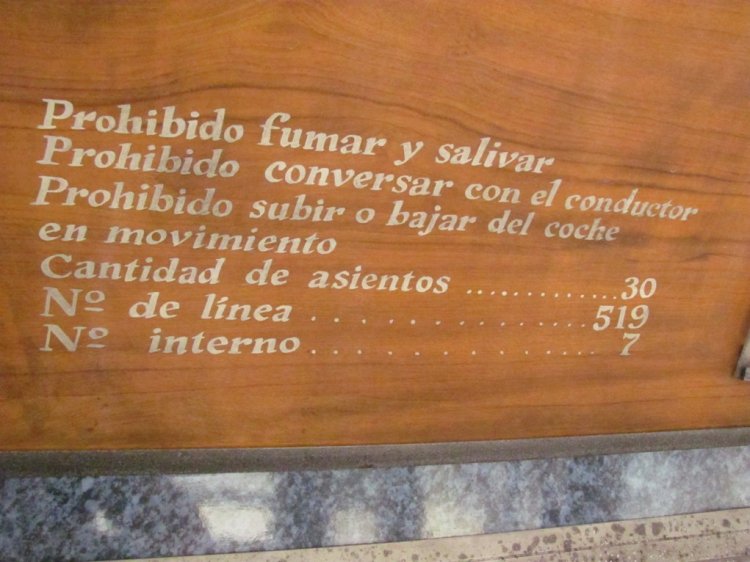 interior del interno 7 emp gonzalez
este colectivo hoy en dia se encuentra en gral daniel cerri,pertenece a los bomberos boluntarios del lugar,se encuentra tal como el ultimo dia en servicio
(vista interior de la unidad)
Palabras clave: facu E.Gonzalez