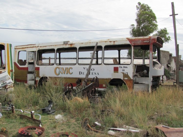 MERCEDES-BENZ OH 1314/46 - Acoplat - Ex Compañía de Omnibus LA BAHIENSE S.R.L.
http://galeria.bus-america.com/displayimage.php?pos=-12962
http://galeria.bus-america.com/displayimage.php?pos=-13639
http://galeria.bus-america.com/displayimage.php?pos=-17393
http://galeria.bus-america.com/displayimage.php?pos=-17394
http://galeria.bus-america.com/displayimage.php?pos=-17395
Palabras clave: facu LaBahiense 509 Interno26