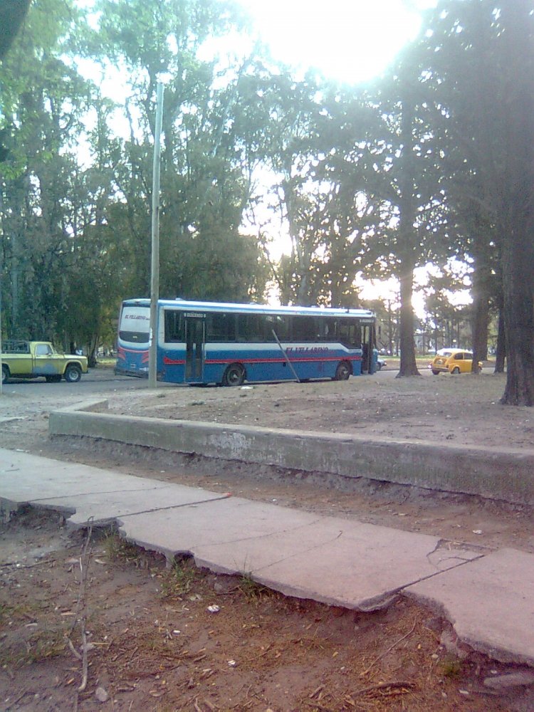 galicia
Villarino saliendo desde el parque de bahia para punta
Palabras clave: galicia vw 17 210