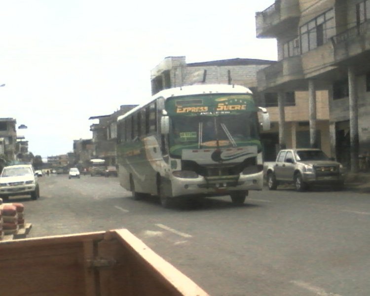 COMIL CAMPIONE 3.65 (EN ECUADOR) - EXPRESS SUCRE
Palabras clave: COMIL