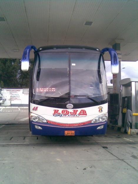 Yutong (en Ecuador) - Loja Internacional
BUS YUTONG ANTES  DE QUE SE ACCIDENTE
