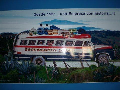 PRIMEROS BUSES DE LA COOPERATIVA LOJA
