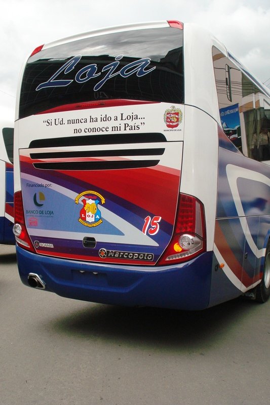 Scania K 380 - Marcopolo Viaggio 1050 G7 (en Ecuador) - Loja Internacional
http://galeria.bus-america.com/displayimage.php?pos=-17326
http://galeria.bus-america.com/displayimage.php?pos=-17329
http://galeria.bus-america.com/displayimage.php?pos=-17331
parte posterior
