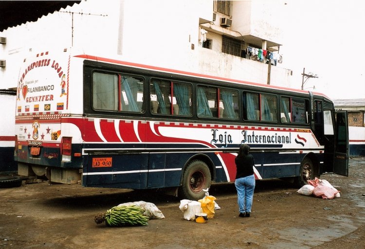 Busscar El Buss 320 (en Ecuador) - Loja Internacional
LAD950
FOTO TOMADA EN LA TERMINAL DE MACHALA

