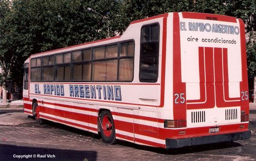 Scania - D.I.C. - El Rápido Argentino 
B 1906168
Interno 25
Foto: Raúl Vich
