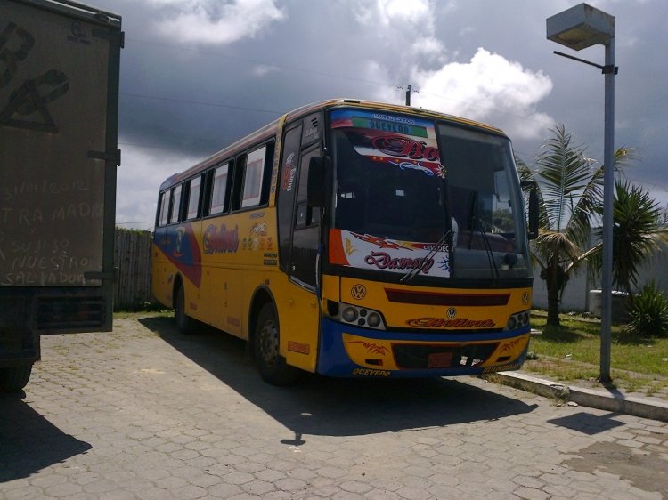 Juanca Durán / BUSSCAR 
BOLIVAR EN ATACAMES 
