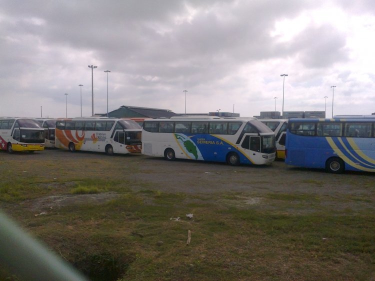 GOLDEN DRAGON (EN ECUADOR) / JUANCA DURAN
TERCER CONVOY DE BUSES GOLDEN DRAGON PARA VRIAS EMPRESAS COMO: TURISMO ORIENTAL, BAÑOS, REINA DEL CAMINO, TRANS ESMERALDAS, FLOTA IMBABURA, SUEPER SEMERIA, ETC
