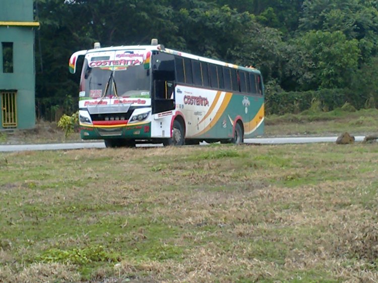 Juanca Durán / METACAR
METACAR REFORMADO POR CARROCERIAS ESMERALDAS (VISTA FRONTAL DE UNIDAD) 
Palabras clave: MOVIL 20 