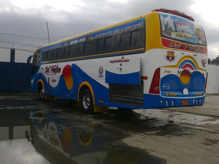 Juanca Durán / ESMERALDAS 
VISTA POSTERIOR DE BUS REFORMADO POR CARROCERIAS MODELO EN SANTO DOMINGO DE LOS TSACHILAS 
Palabras clave: MOVIL 42 