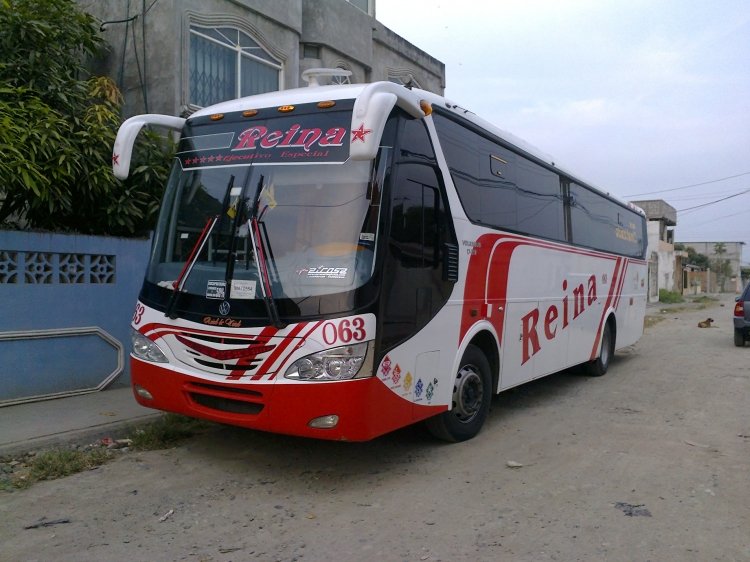 Juanca Durán / PICOSA 
VISTA FRONTAL DE BUS REINA DEL CAMINO SERVICIO NORMAL CON AIRE ACONDICIONADO 
Palabras clave: MOVIL 63 