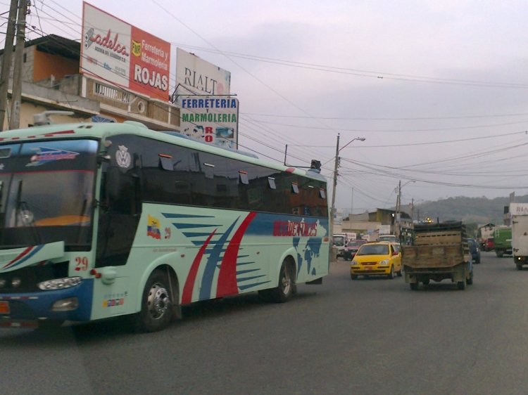 Juanca Durán / MARCOPOLO
MARCOPOLO REFORMADO POR FABICAR  JAA 719 
Palabras clave: MOVIL 29 