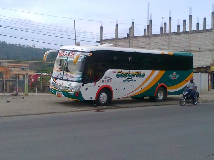 Juanca Durán / ALTAMIRANO 
BUS REFORMADO EN ESMERALDAS ECUADOR POR TALLERES SOMAR 
Palabras clave: MOVIL 27 