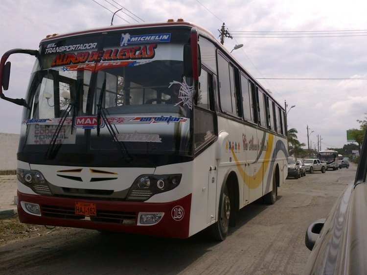 MAN - Marcopolo Viaggio GV (reformado en Ecuador por Altamirano) - Cia. Alonso Illescas
HAJ 162
http://galeria.bus-america.com/displayimage.php?pos=-21977
Fotografia: Juanca Durán
CARROCERIA ADAPTADA A CHASIS MAN PARA BUS DE SERVICIO URBANO EN ECUADOR TRABAJO REALIZADO POR TALLERES ALTAMIRANO 
Palabras clave: MOVIL 13