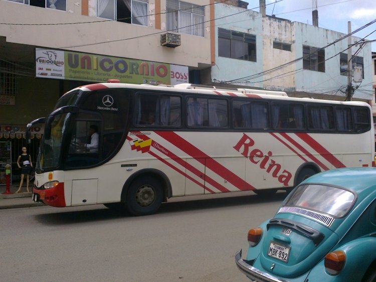 MARCOPOLO (en Ecuador) - Reina del Camino
Fotografía: Juanca Durán 
MARCOPOLO CON SISTEMA DE AIRE ACONDICIONADO ORIGINAL 
Palabras clave: MARCOPOLO 1050 G6 