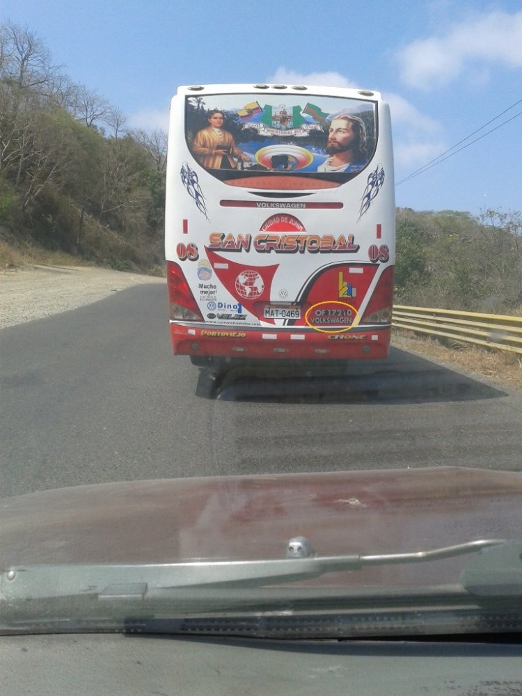 Volkswagen - Vélez - San Cristóbal de Bolívar 
San Cristóbal de Bolívar 08, hay un detalle que me llama la atención, este tipo de vehículo es VW modelo 17210 OD, sin embargo muchos cometen el error de colocarles OF17210 como lo es MB. 
Por favor al administrador de la WEB colocar la imagen donde corresponde.
