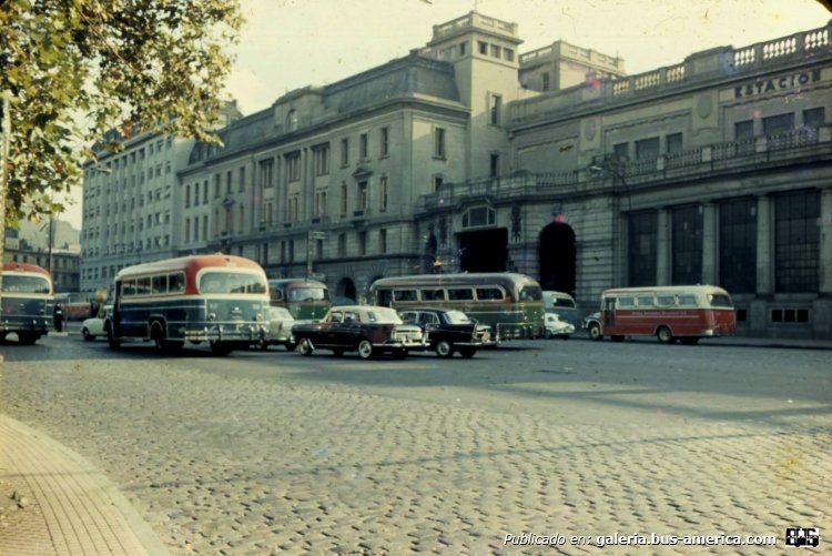 Archivo Histórico de Arquitectura

[Datos de izquierda a derecha]
