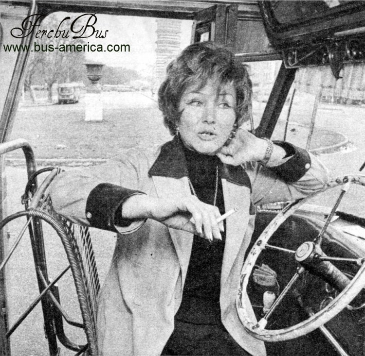 Mercedes-Benz L 312 - El Detalle - General Tomás Guido
Linea 9
Elena Konovaluk
Publicacion desconocida
Palabras clave: Archivos 2012