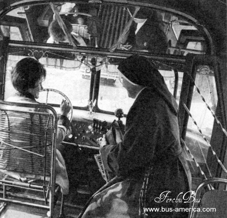 Mercedes-Benz L 312 - El Detalle - General Tomás Guido
Línea 9
Publicacion desconocida Conductora Elena Konovaluk
Palabras clave: Linea 9