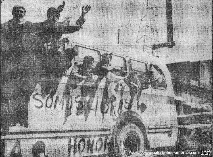 Leyland Olympic - M.C.W. (en Argentina) 
Córdoba

Fotografía: Álbum personal
Palabras clave: Cordoba