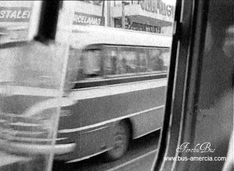 Mercedes-Benz O-321 H (en Argentina) 
FerchuBus trabajo digital
Mercedes-Benz O-321 H
Fotograma de pelicula desconocida
